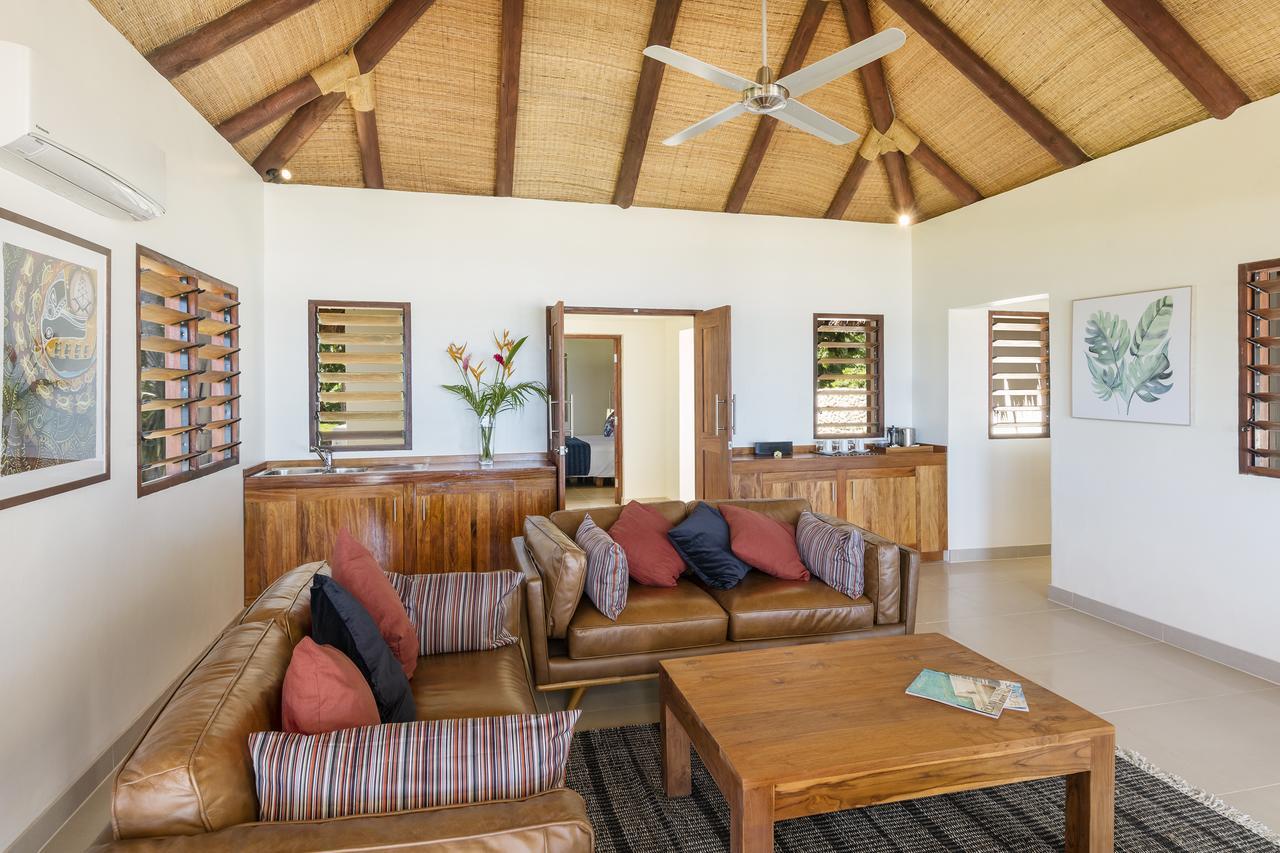 Eratap Beach Resort พอร์ตวิลา ภายนอก รูปภาพ